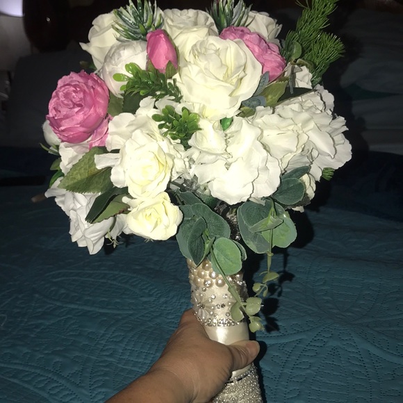 NWT Beautiful bridal bouquet handmade - Picture 7 of 8